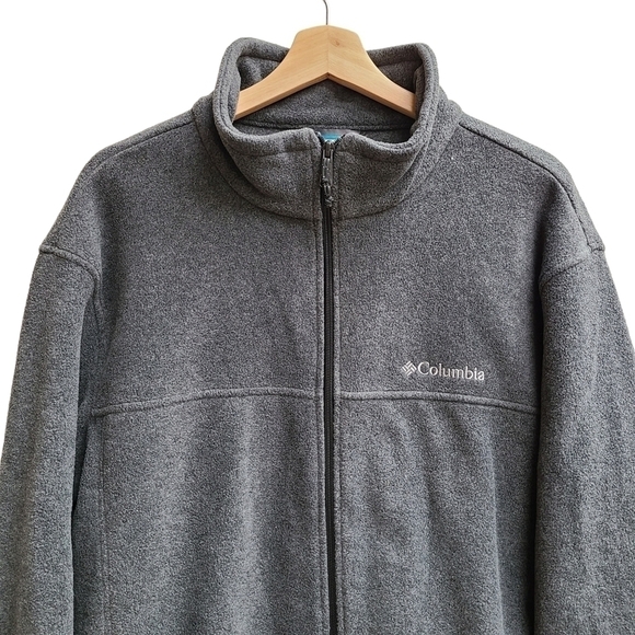 Columbia Fleece with Full Zip and Pockets, Size XL - Picture 6 of 10